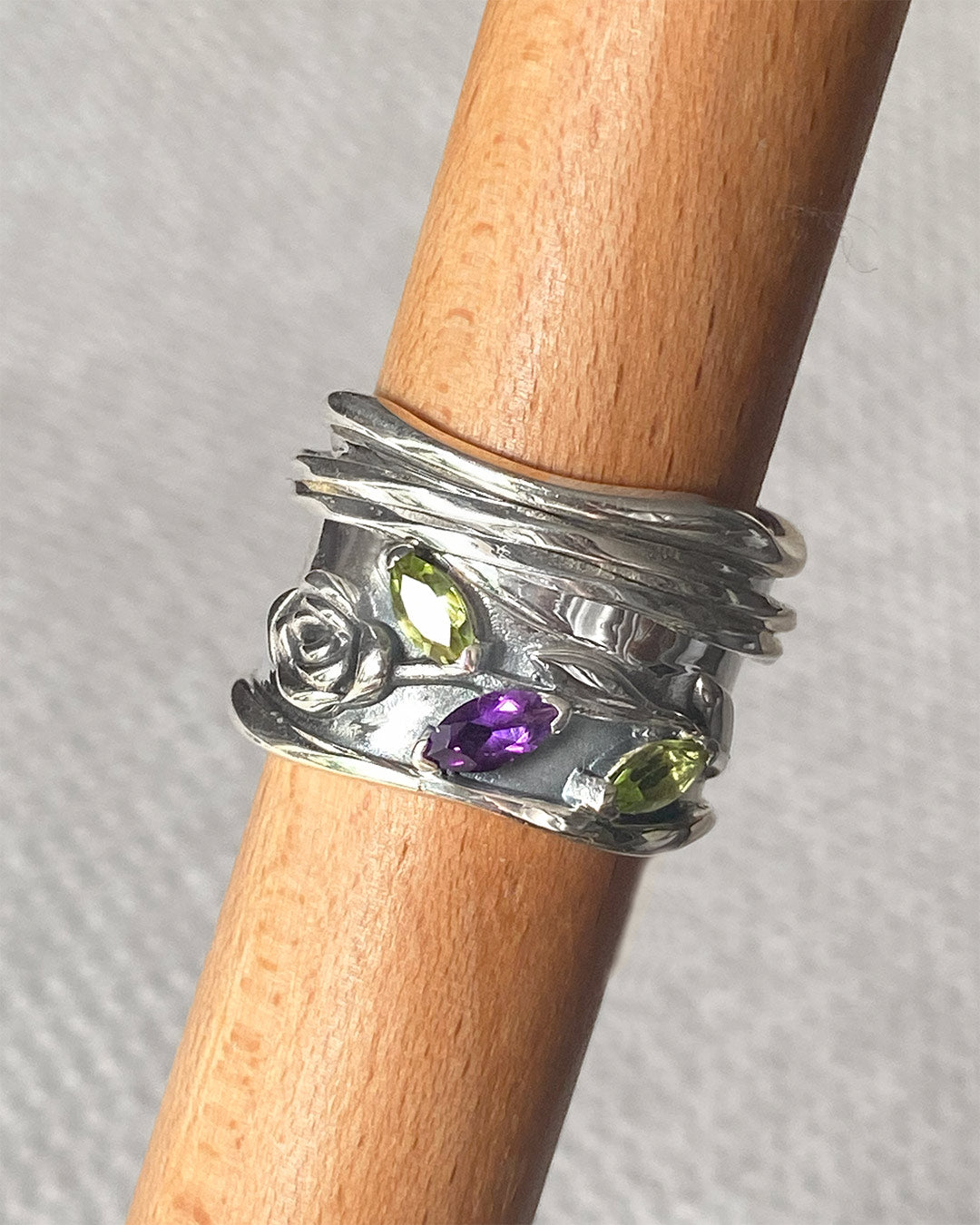 Rose Flower Fidget Ring with Green and Purple Amethyst