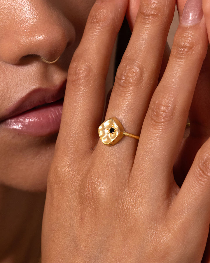 Hammered Star Black Spinel Ring