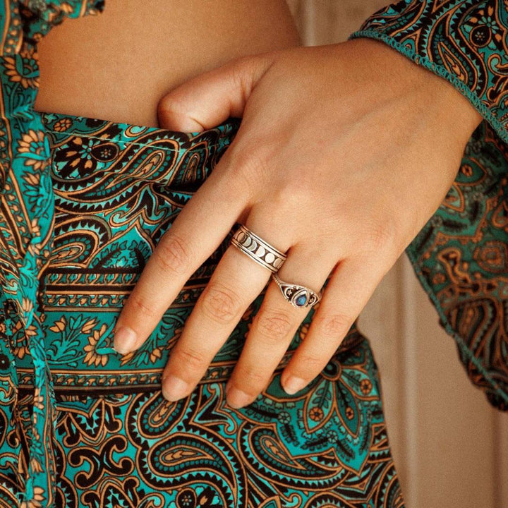 Labradorite Stars and Moon Ring