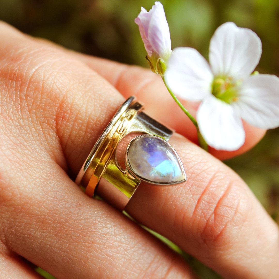 Moonstone Ring Size 11, Genuine Moonstone Ring, Moonstone Gold Ring, Boho Ring, Moon Stone Ring, Rainbow Moonstone newest Ring, Gold Boho Jewelry