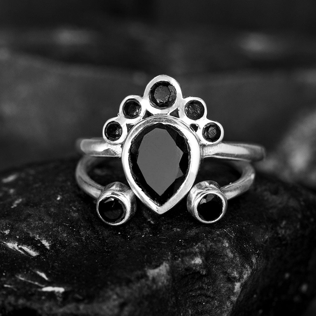 Stapelbares Ringset aus schwarzem Onyx, Sterlingsilber