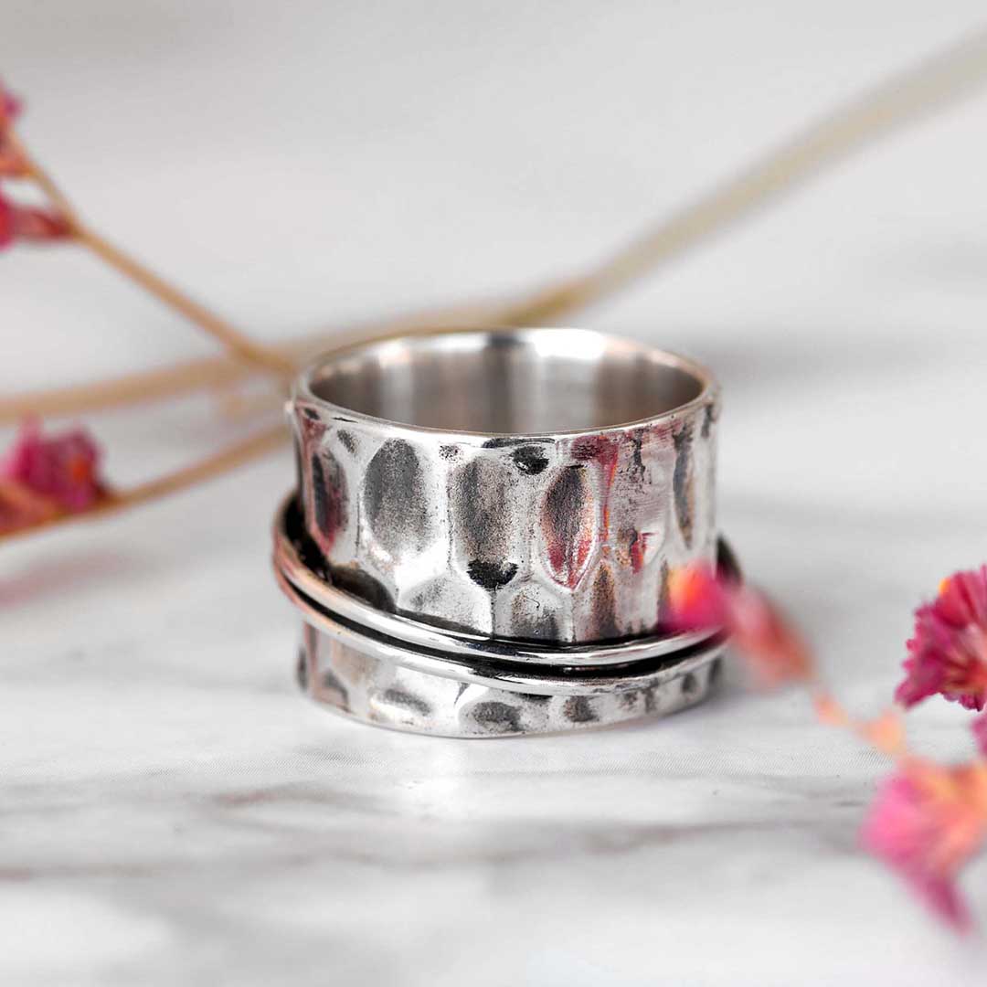 Rosenquarz Blumen und Schmetterling Spinner Ring