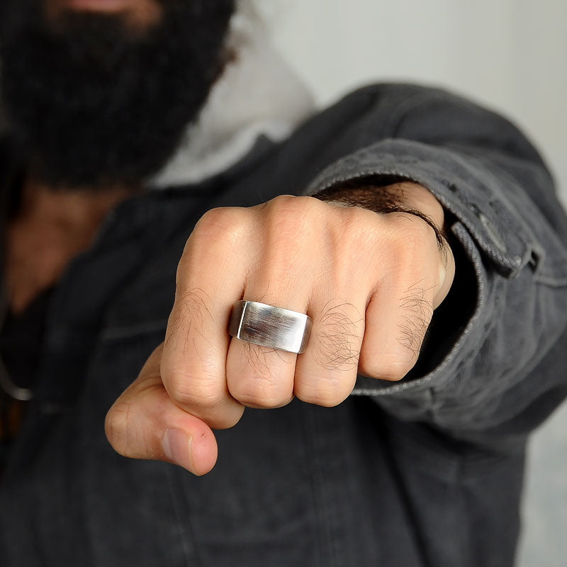 ENGRAVABLE SIGNET RING (STERLING SILVER) – KIRSTIN ASH (New Zealand)