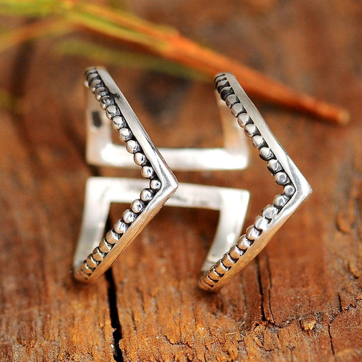 Statement-Ring aus Sterlingsilber mit doppeltem Chevron