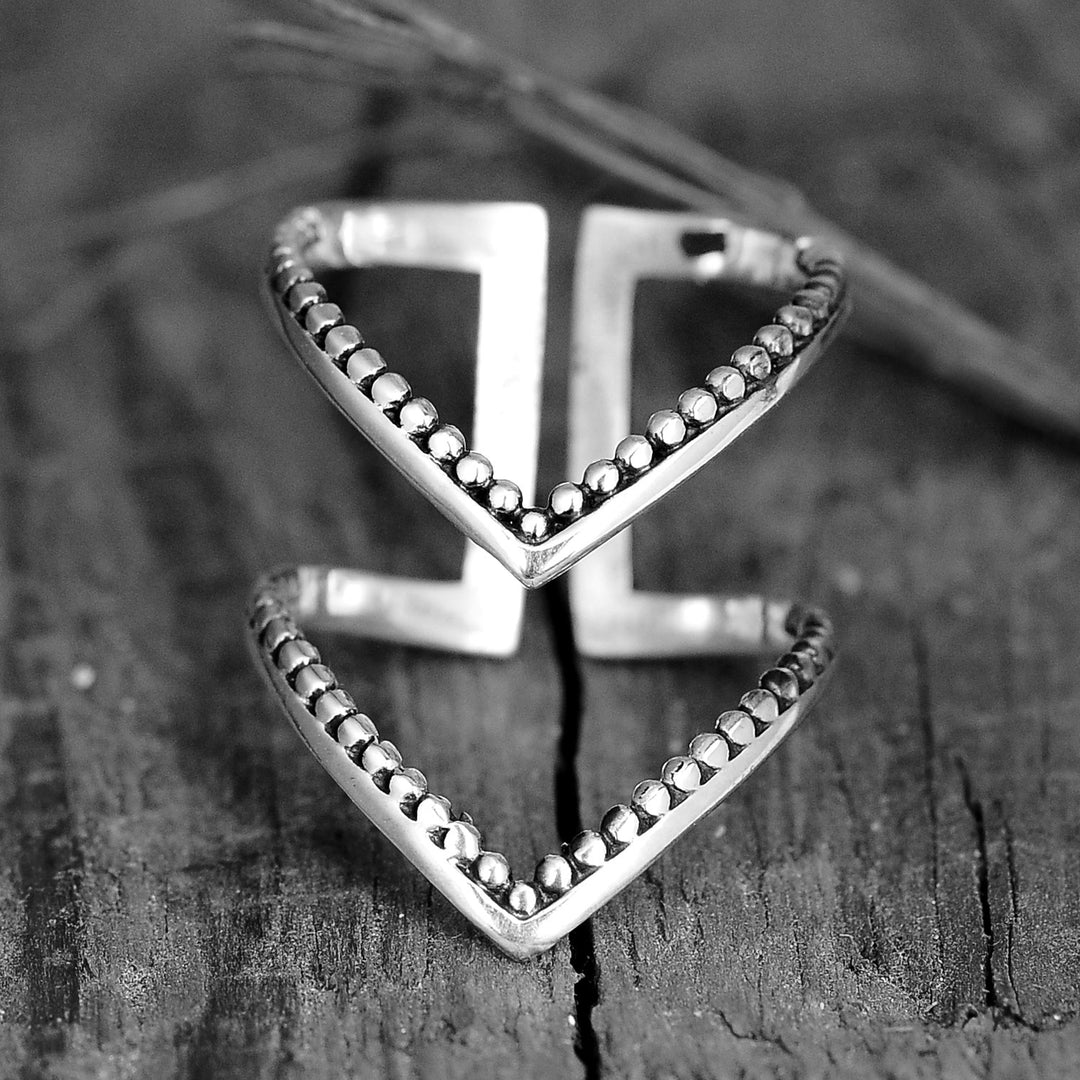 Statement-Ring aus Sterlingsilber mit doppeltem Chevron