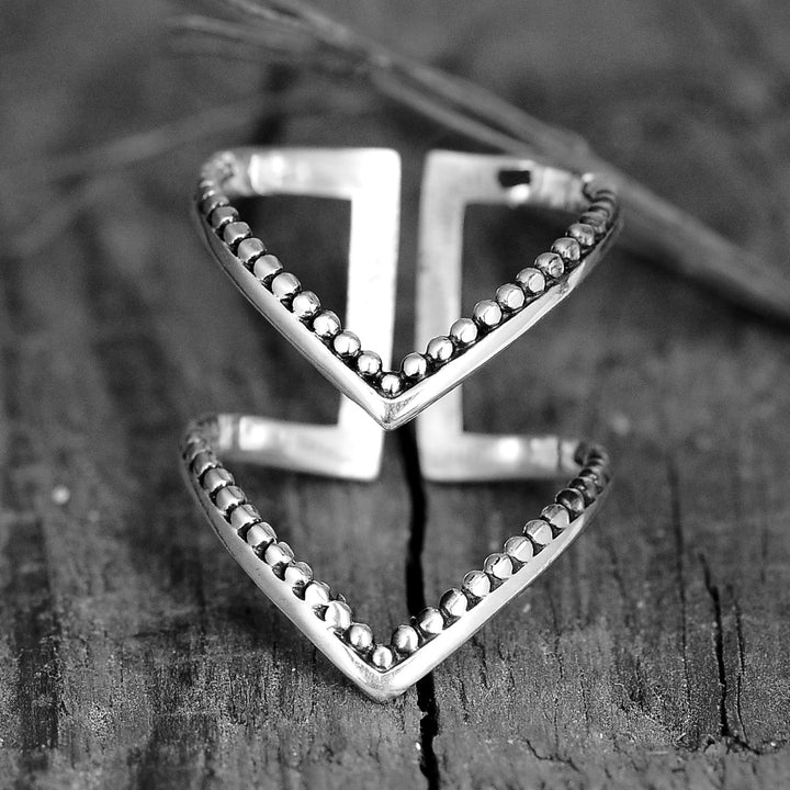 Statement-Ring aus Sterlingsilber mit doppeltem Chevron