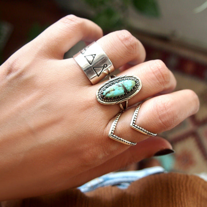 Statement-Ring aus Sterlingsilber mit doppeltem Chevron