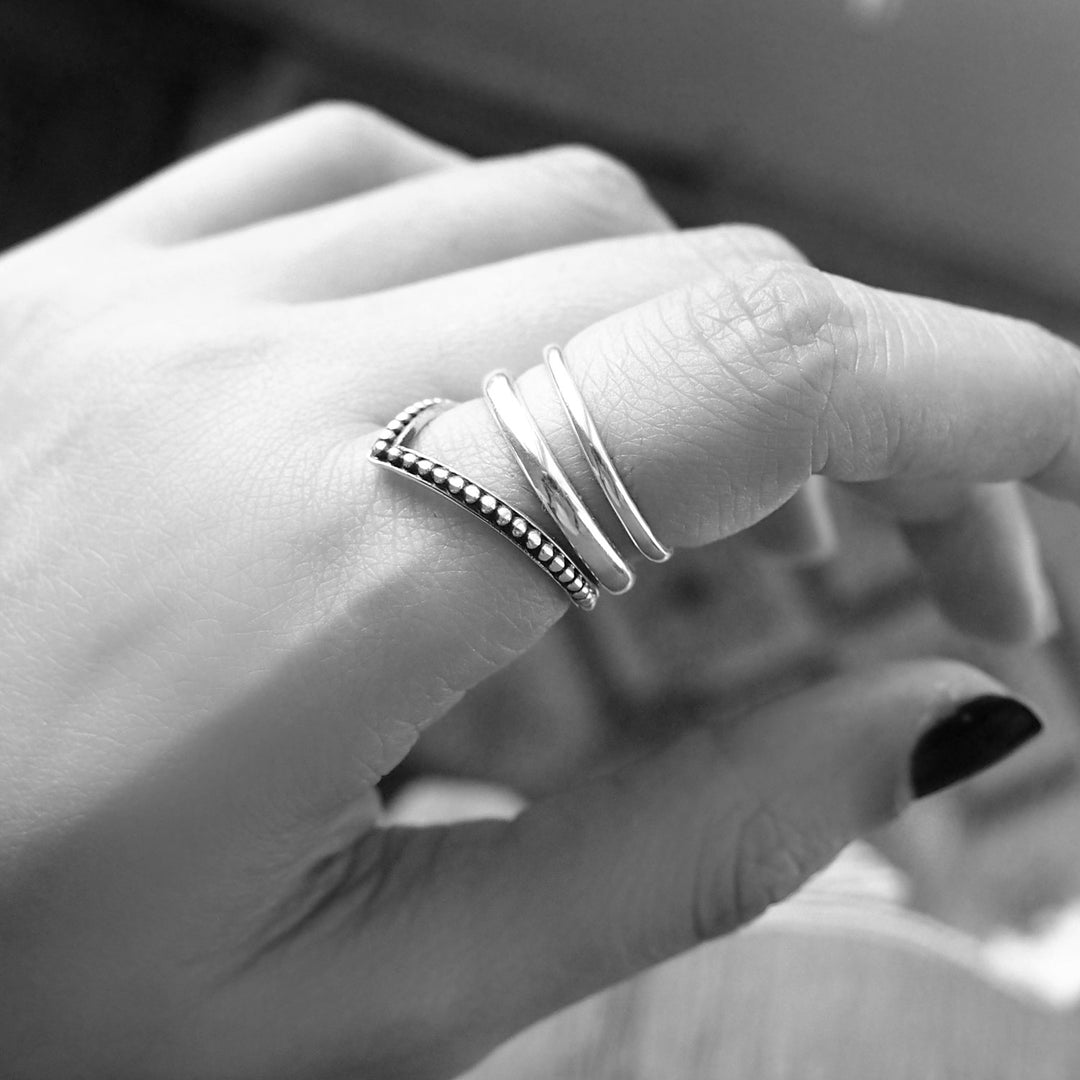 Wearing a silver ring on your thumb on sale